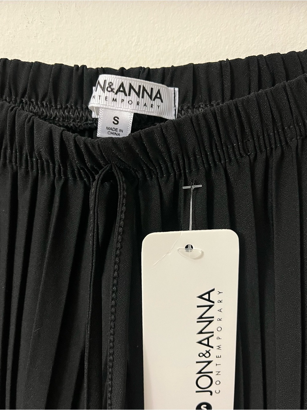 Jon and Anna Black Pleated Wide-Leg Pants Ruffle Size Small Drawstring - Picture 4 of 4